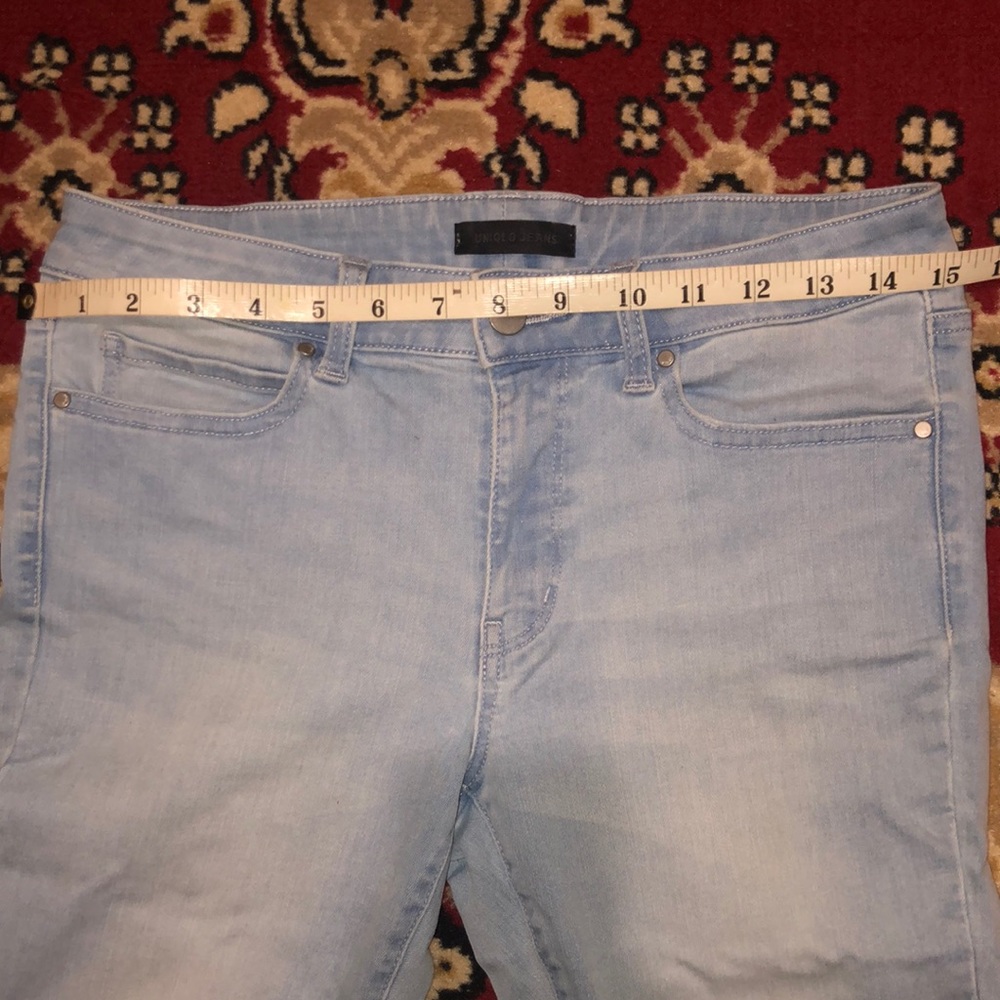 UNIQLO RIPPED JEANS - Picture 7 of 7